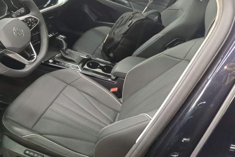 Used Volkswagen Passat 2024 380TSI Dragon Edition Left Front Seat