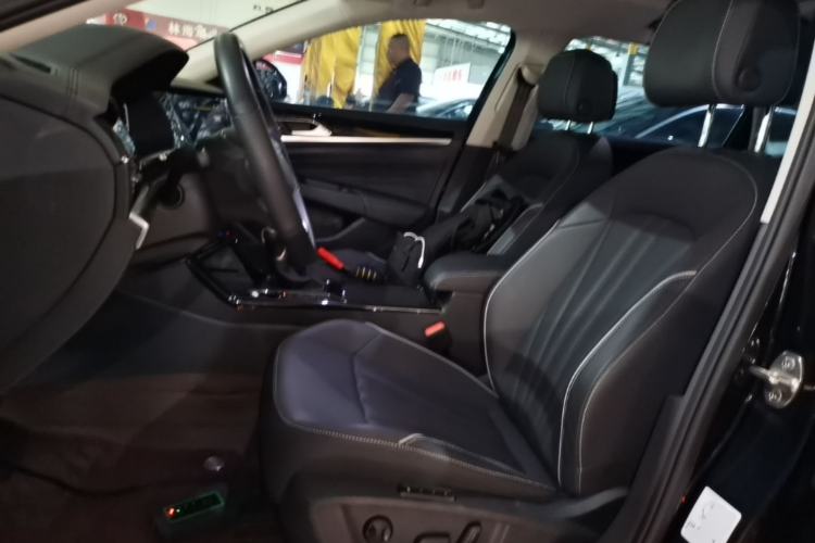 Used Volkswagen Passat 2024 330TSI Elite Edition Left Front Seat
