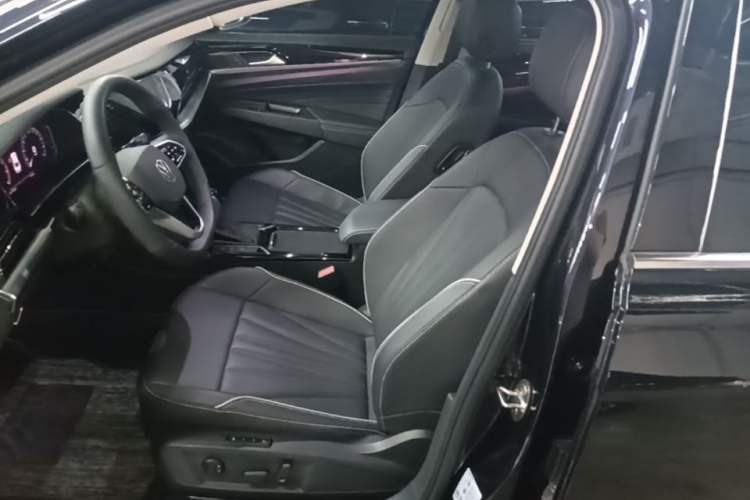 Used Volkswagen Passat 2024 380TSI Dragon Glory Edition Left Front Seat