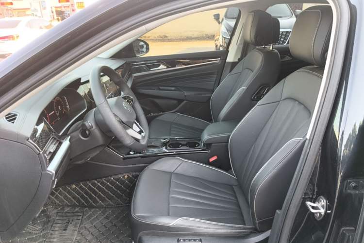 Used Volkswagen Passat 2024 380TSI Dragon Edition Left Front Seat