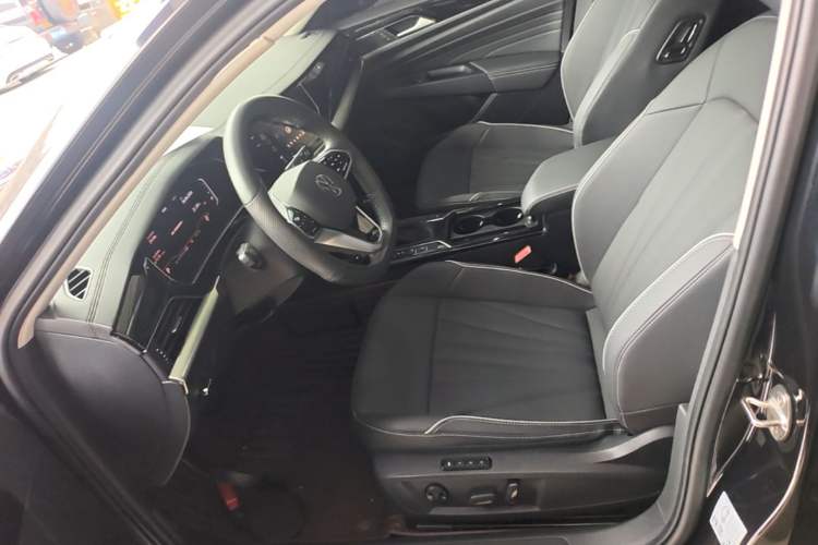 Used Volkswagen Passat 2024 330TSI Starry Elite Edition Left Front Seat