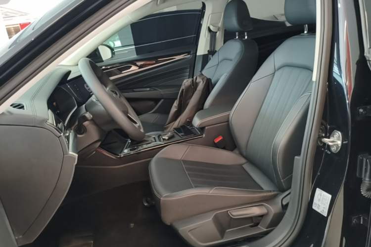 Used Volkswagen Passat 2024 280TSI Business Edition Left Front Seat