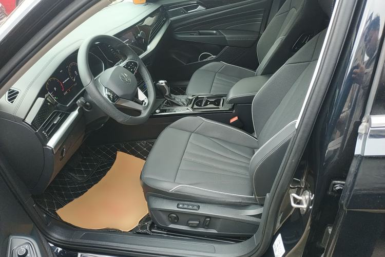 Used Volkswagen Passat 2024 380TSI Dragon Edition Left Front Seat