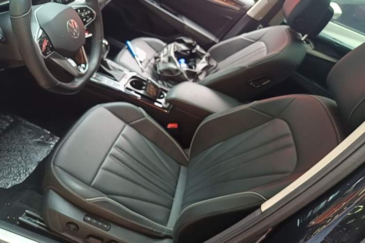 Used Volkswagen Passat 2024 380TSI Luxury Edition Left Front Seat