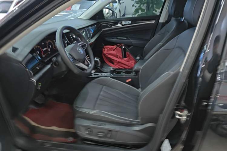 Used Volkswagen Passat 2024 330TSI Starry Elite Edition Left Front Seat