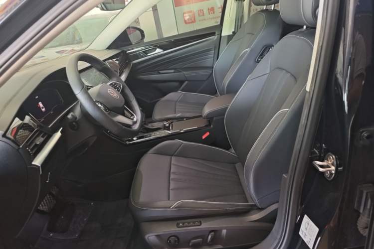 Used Volkswagen Passat 2024 380TSI Elite Edition Left Front Seat