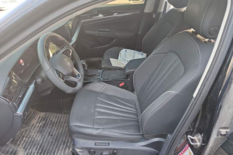 Used Volkswagen Passat 2024 330TSI Elite Edition Left Front Seat