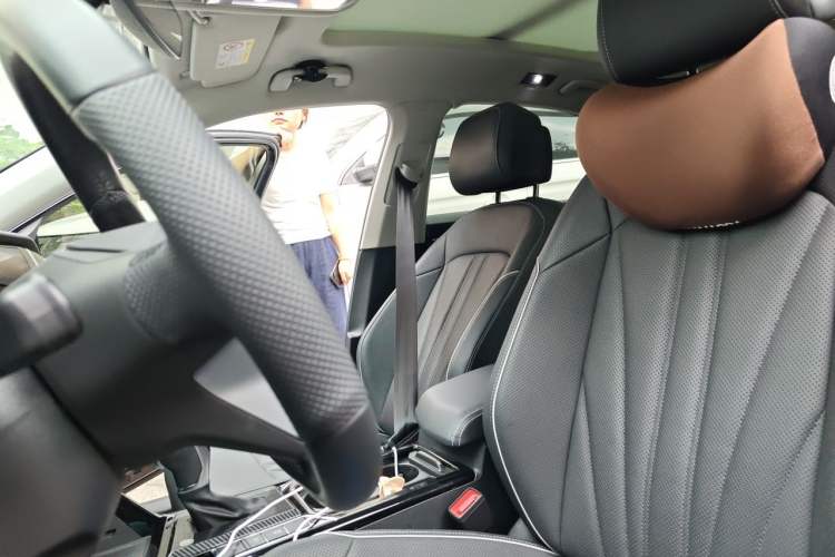 Used Volkswagen Passat 2024 330TSI Starry Elite Edition Left Front Seat