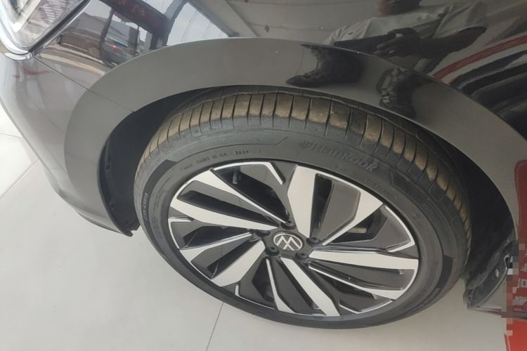 Used Volkswagen Passat 2024 380TSI Dragon Edition Left Front Wheel Hub