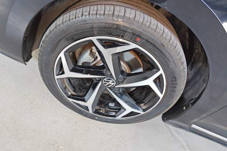 Used Volkswagen Passat 2024 380TSI Starry Elite Edition Left Front Wheel Hub