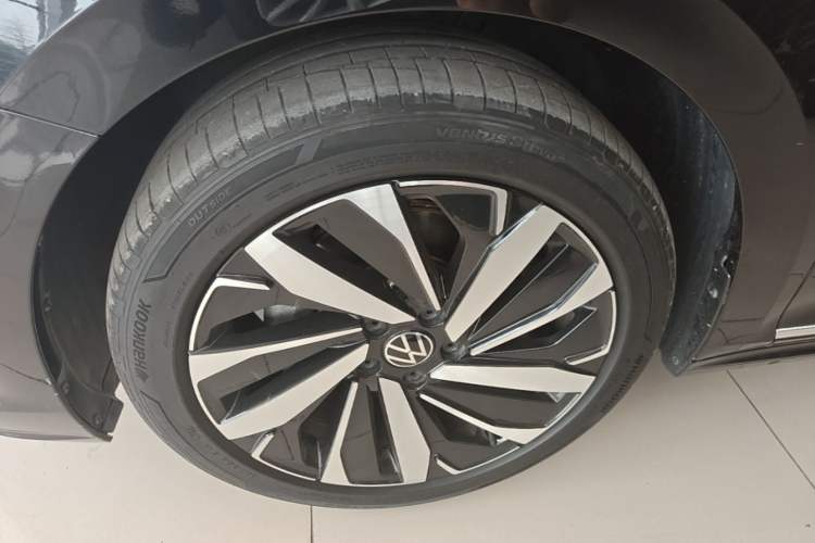 Used Volkswagen Passat 2024 380TSI Elite Edition Left Front Wheel Hub