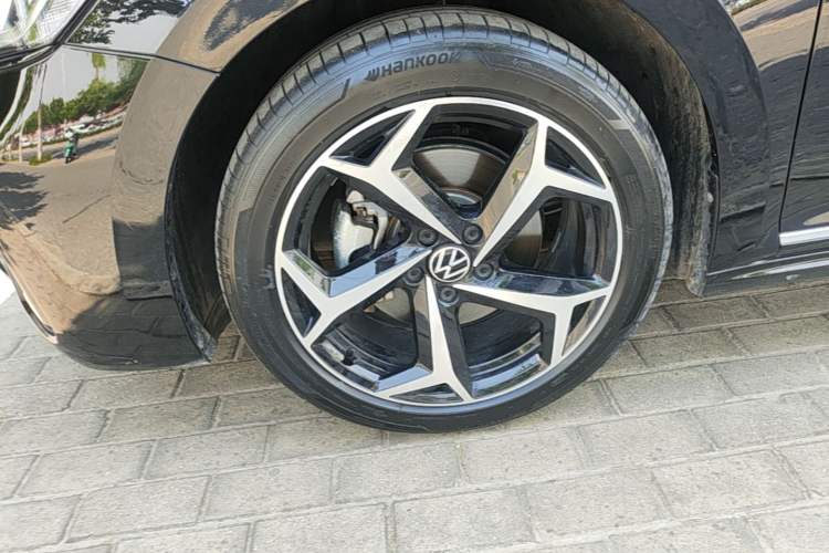 Used Volkswagen Passat 2024 380TSI Starry Elite Edition Left Front Wheel Hub
