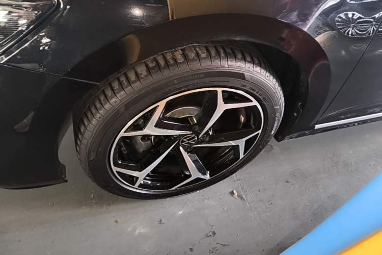 Used Volkswagen Passat 2024 330TSI Starry Elite Edition Left Front Wheel Hub