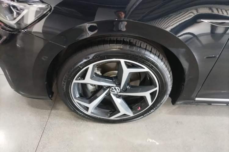 Used Volkswagen Passat 2024 380TSI Starry Luxury Edition Left Front Wheel Hub