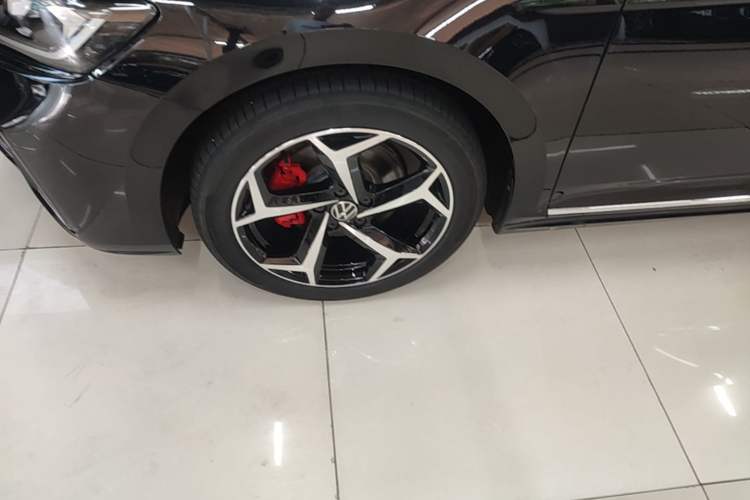 Used Volkswagen Passat 2024 380TSI Starry Dragon Edition Left Front Wheel Hub