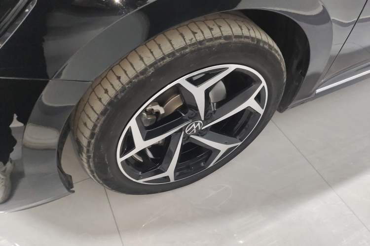 Used Volkswagen Passat 2024 330TSI Starry Elite Edition Left Front Wheel Hub