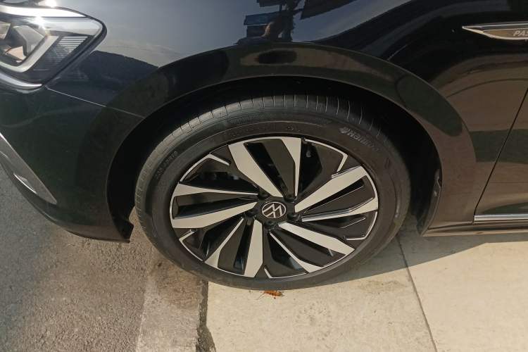 Used Volkswagen Passat 2024 330TSI Elite Edition Left Front Wheel Hub