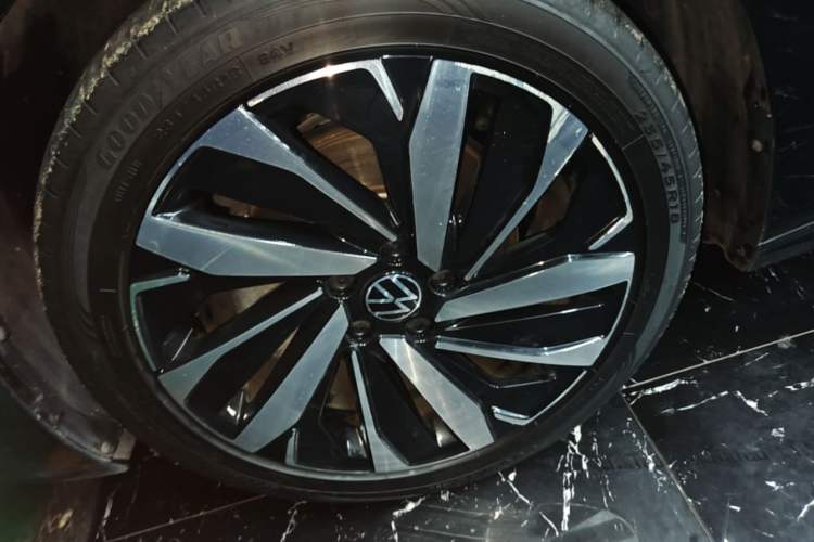 Used Volkswagen Passat 2024 380TSI Luxury Edition Left Front Wheel Hub
