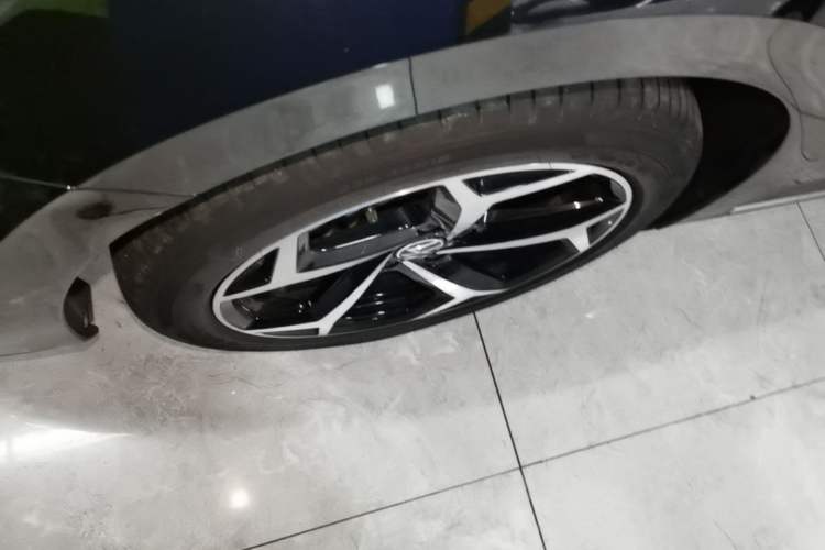 Used Volkswagen Passat 2024 330TSI Starry Elite Edition Left Front Wheel Hub