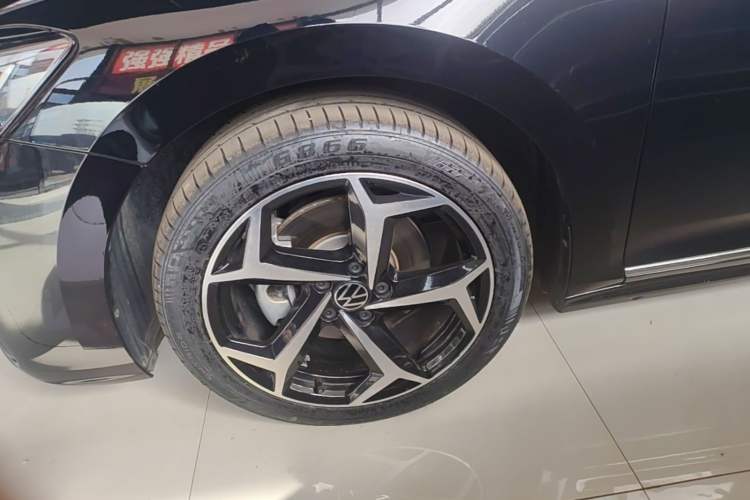 Used Volkswagen Passat 2024 330TSI Starry Elite Edition Left Front Wheel Hub