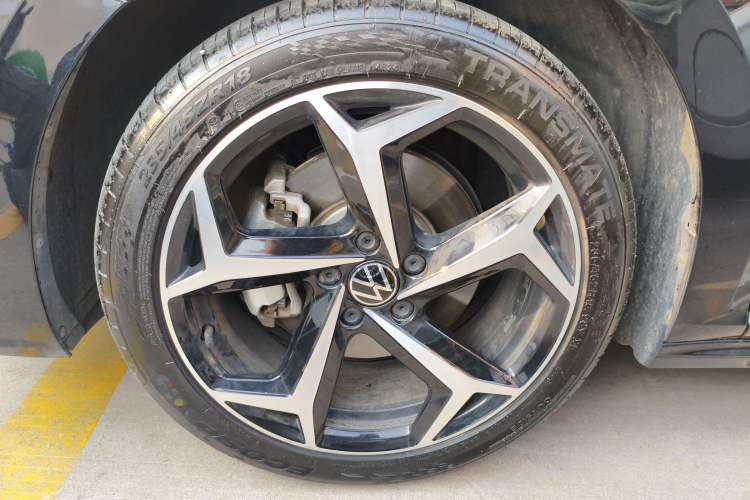 Used Volkswagen Passat 2024 330TSI Starry Elite Edition Left Front Wheel Hub