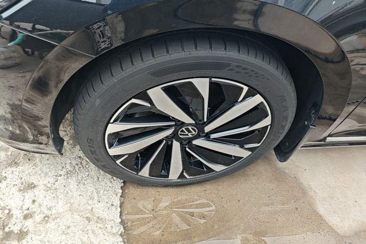 Used Volkswagen Passat 2024 380TSI Dragon Edition Left Front Wheel Hub