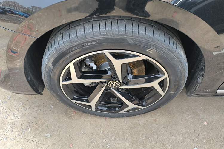 Used Volkswagen Passat 2024 330TSI Starry Elite Edition Left Front Wheel Hub