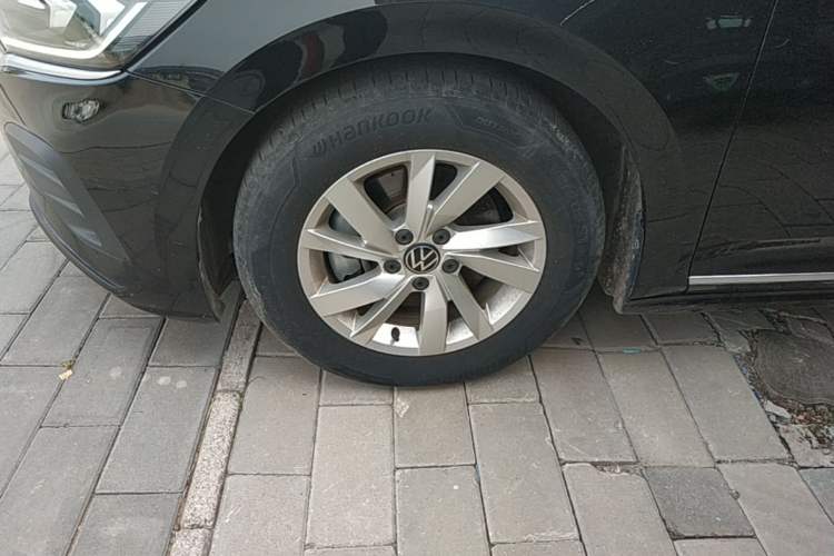 Used Volkswagen Passat 2024 280TSI Business Edition Left Front Wheel Hub