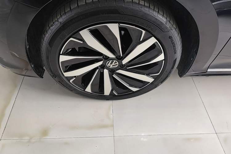 Used Volkswagen Passat 2024 380TSI Elite Edition Left Front Wheel Hub