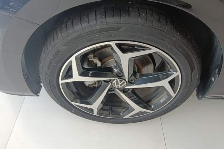 Used Volkswagen Passat 2024 380TSI Starry Elite Edition Left Front Wheel Hub