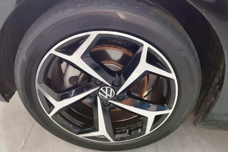 Used Volkswagen Passat 2024 330TSI Starry Elite Edition Left Front Wheel Hub