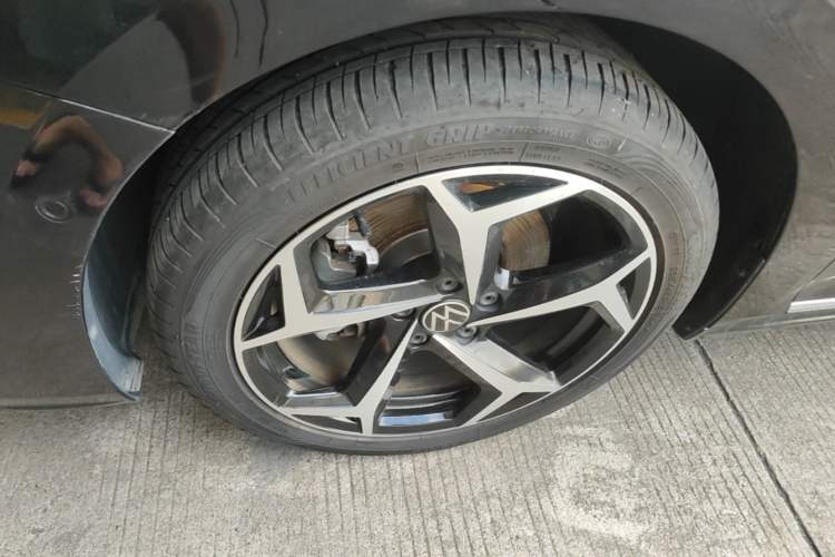 Used Volkswagen Passat 2024 380TSI Starry Luxury Edition Left Front Wheel Hub