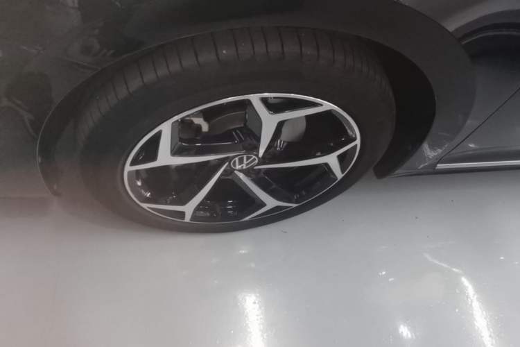 Used Volkswagen Passat 2024 380TSI Starry Elite Edition Left Front Wheel Hub