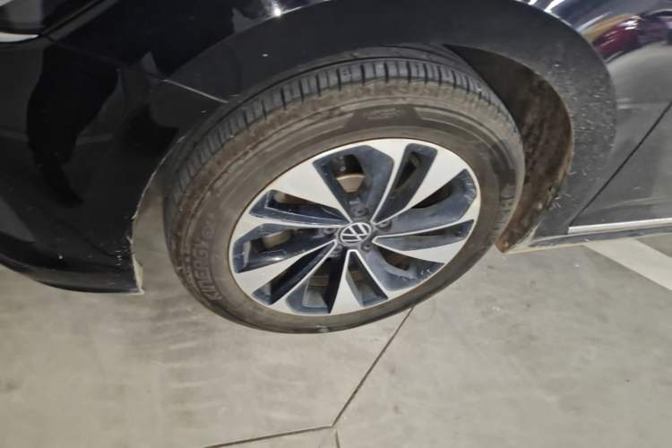 Used Volkswagen Passat 2024 280TSI Elite Edition Left Front Wheel Hub