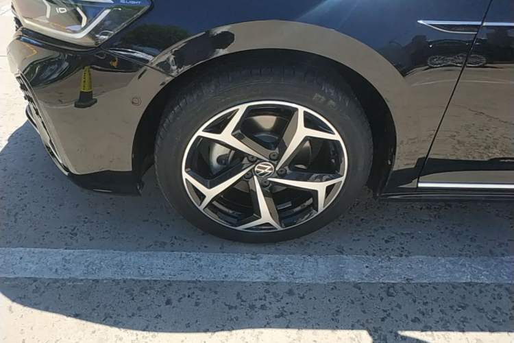 Used Volkswagen Passat 2024 380TSI Starry Luxury Edition Left Front Wheel Hub