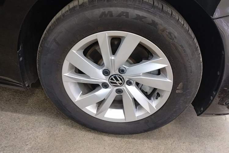 Used Volkswagen Passat 2024 280TSI Business Edition Left Front Wheel Hub