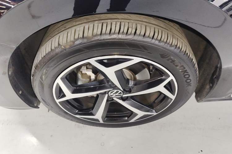 Used Volkswagen Passat 2024 380TSI Starry Elite Edition Left Front Wheel Hub