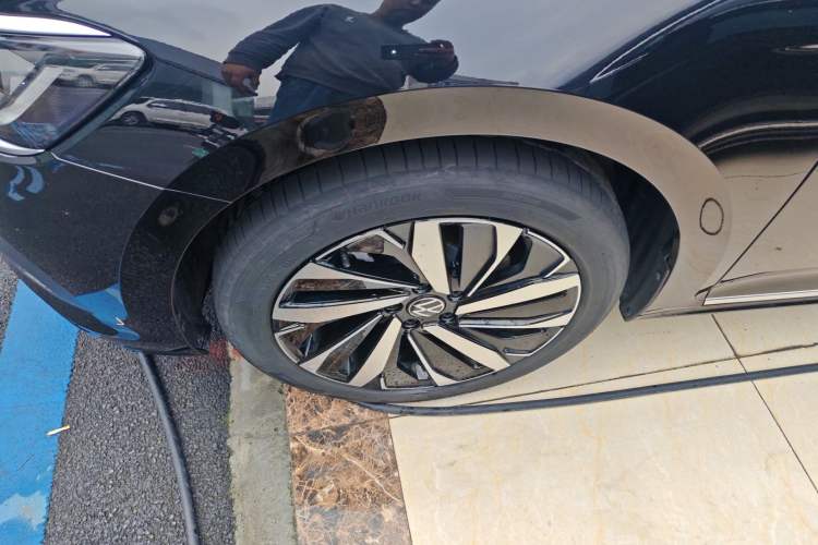 Used Volkswagen Passat 2024 380TSI Dragon Edition Left Front Wheel Hub