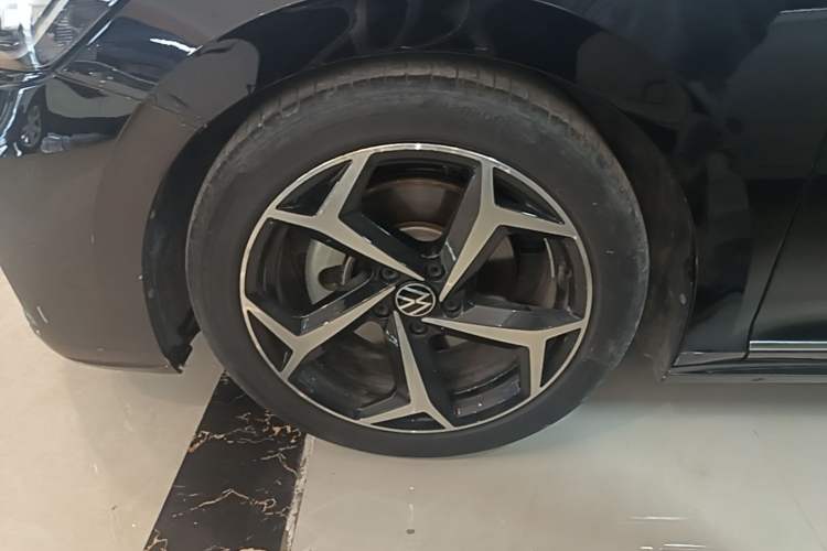 Used Volkswagen Passat 2024 380TSI Starry Elite Edition Left Front Wheel Hub