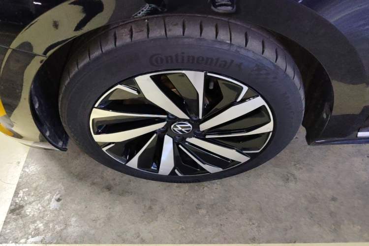 Used Volkswagen Passat 2024 380TSI Dragon Edition Left Front Wheel Hub