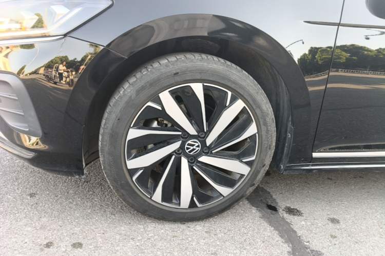 Used Volkswagen Passat 2024 380TSI Dragon Edition Left Front Wheel Hub