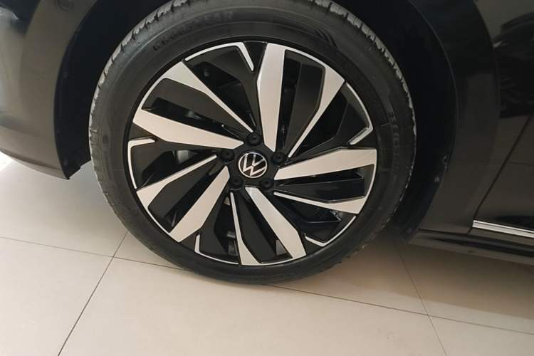 Used Volkswagen Passat 2024 380TSI Luxury Edition Left Front Wheel Hub