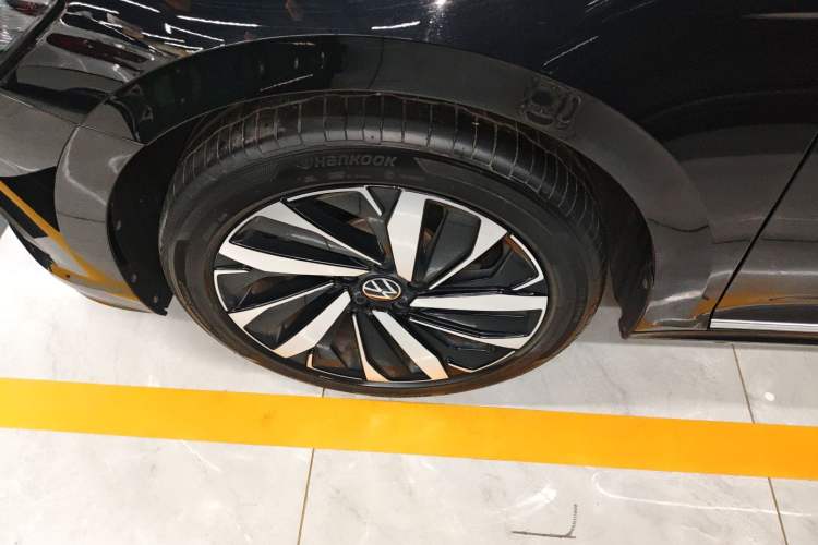 Used Volkswagen Passat 2024 330TSI Elite Edition Left Front Wheel Hub