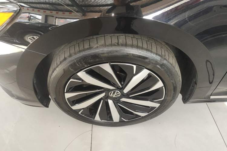 Used Volkswagen Passat 2024 330TSI Elite Edition Left Front Wheel Hub