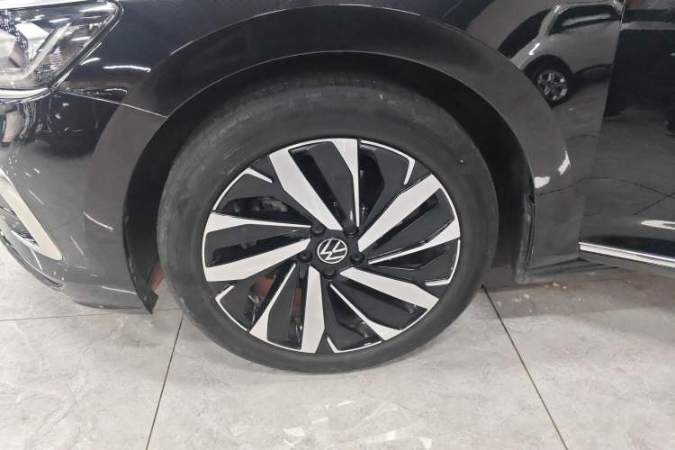 Used Volkswagen Passat 2024 330TSI Elite Edition Left Front Wheel Hub