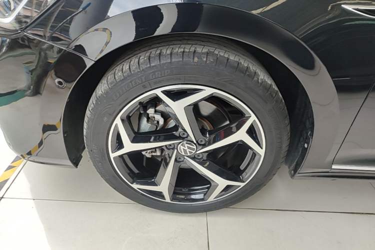 Used Volkswagen Passat 2024 380TSI Starry Luxury Edition Left Front Wheel Hub
