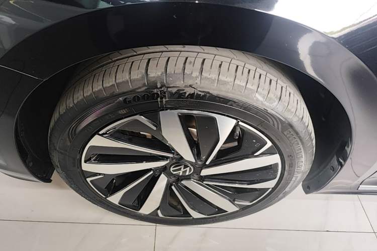 Used Volkswagen Passat 2024 380TSI Dragon Edition Left Front Wheel Hub