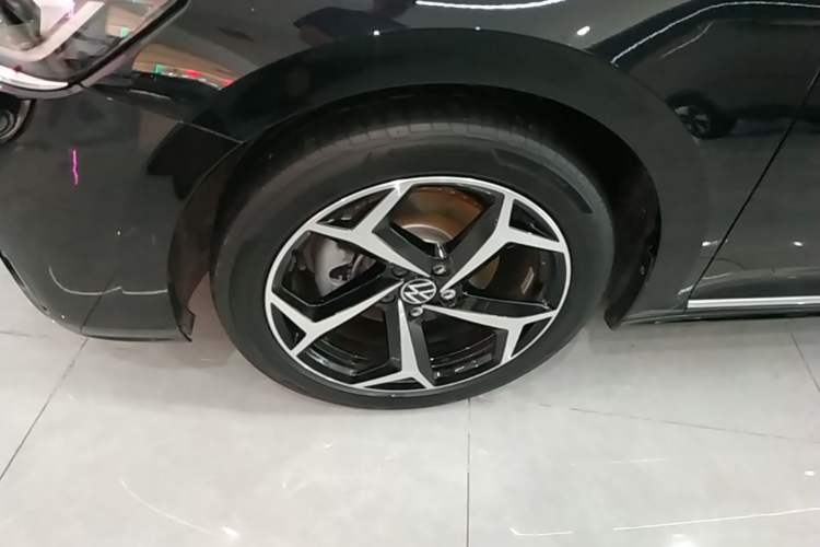 Used Volkswagen Passat 2024 380TSI Starry Dragon Edition Left Front Wheel Hub