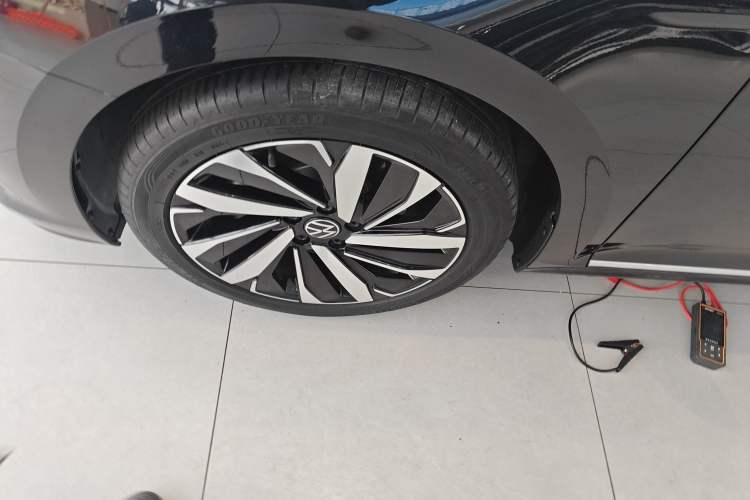 Used Volkswagen Passat 2024 380TSI Dragon Edition Left Front Wheel Hub
