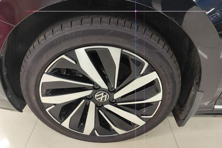 Used Volkswagen Passat 2024 380TSI Luxury Edition Left Front Wheel Hub
